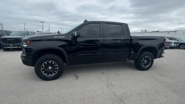 Used 2024 Chevrolet Silverado 1500 ZR2 w/ Technology Package AWD/4WD image 6
