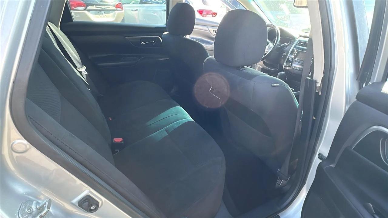 Used 2015 Nissan Altima 2.5 SV w/ Convenience Package FWD image 28
