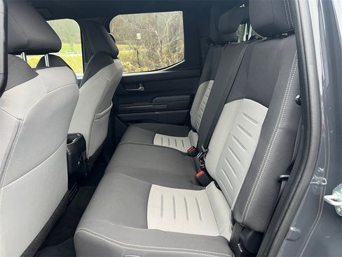 Used 2024 Toyota Tacoma TRD Off-Road image 27