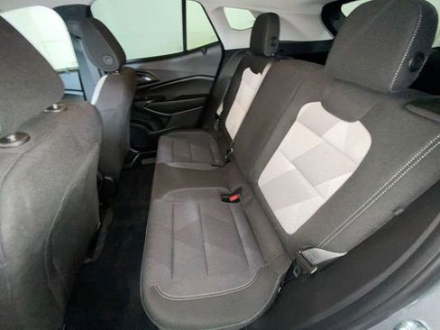 Used 2024 Chevrolet Trax LS w/ LS Convenience Package FWD image 13