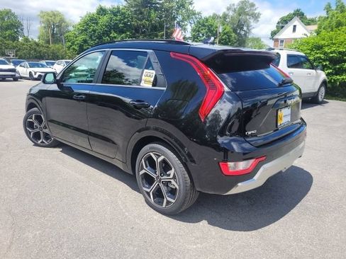 Certified 2025 Kia Niro EX Touring FWD image 3