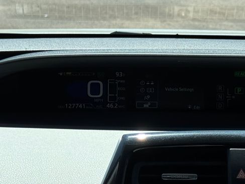Used 2016 Toyota Prius Three Touring FWD image 14