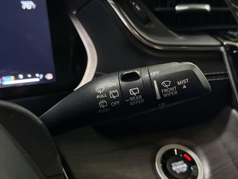 Used 2022 Jeep Grand Cherokee Overland AWD/4WD image 24