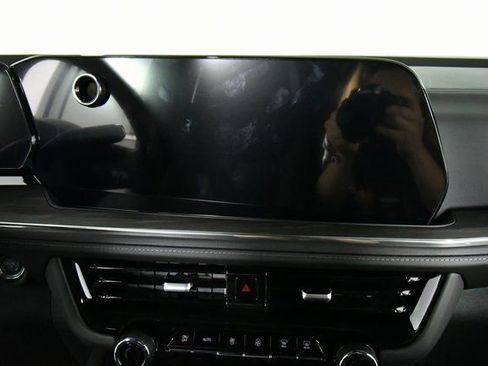 New 2026 Chevrolet Suburban LS image 4