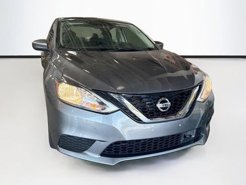 Used 2019 Nissan Sentra SV FWD image 3