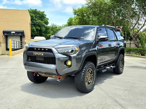 Used 2021 Toyota 4Runner SR5 Premium w/ Moonroof Package AWD/4WD image 3