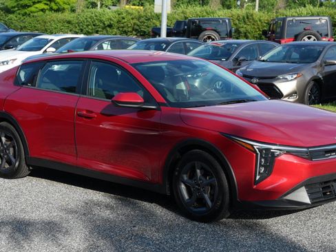 Used 2025 Kia K4 FWD image 3