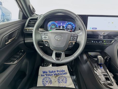 Used 2025 Toyota Crown Platinum image 21