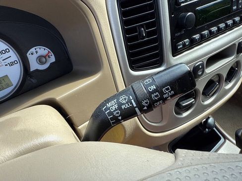 Used 2006 Ford Escape XLT image 26