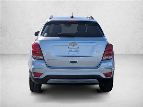 Used 2018 Chevrolet Trax LT w/ LT Convenience Package image 6