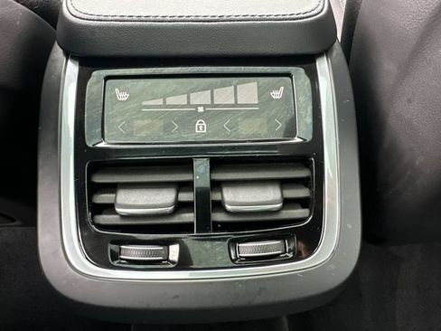 Used 2023 Volvo XC90 B6 Plus w/ Protection Package Premier AWD/4WD image 19