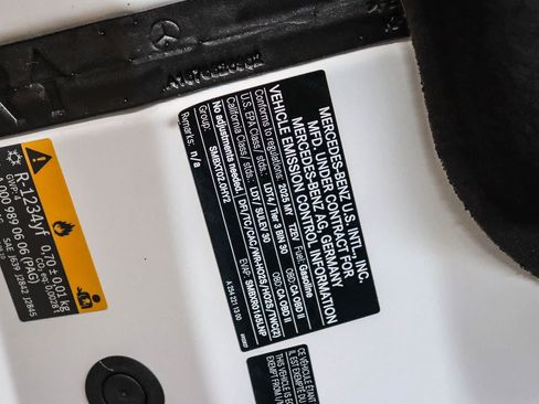 Certified 2025 Mercedes-Benz GLE 450e 4MATIC image 29
