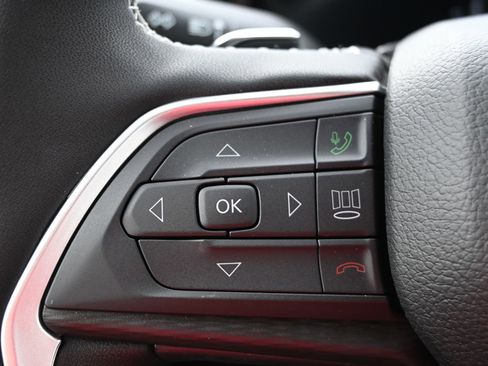 New 2026 Jeep Grand Cherokee Laredo image 9