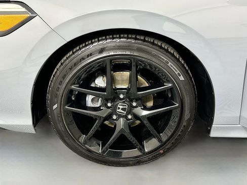 Used 2025 Honda Civic Sport image 29