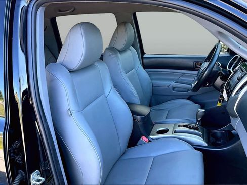 Used 2013 Toyota Tacoma 4x4 Double Cab w/ Limited Pkg image 8