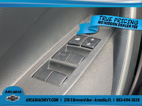 Used 2025 Toyota Corolla LE FWD image 35