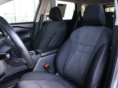 Used 2025 Nissan Rogue SV AWD/4WD image 13