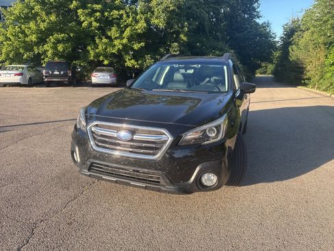 Used 2018 Subaru Outback 3.6R Limited AWD/4WD image 18