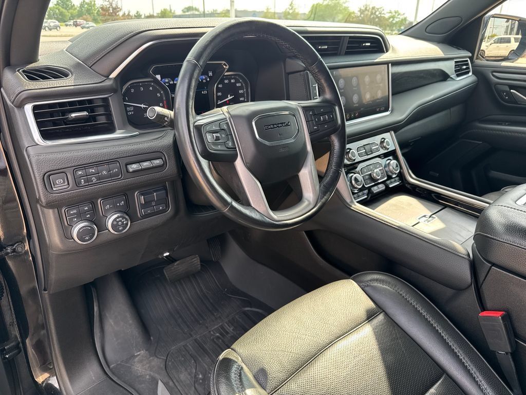 Certified 2021 GMC Yukon Denali w/ Denali Ultimate Package AWD/4WD image 13