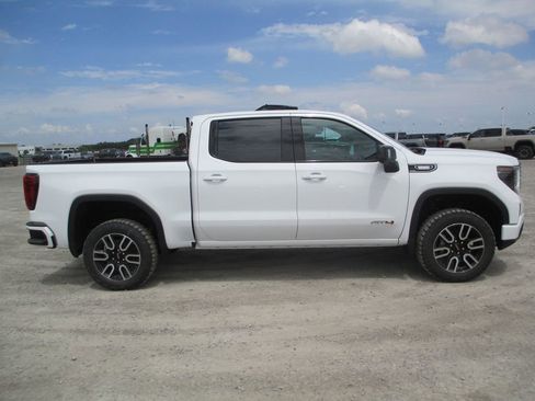 New 2026 GMC Sierra 1500 AT4 w/ AT4 Premium Package AWD/4WD image 3