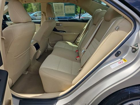 Used 2016 Toyota Camry LE FWD image 16