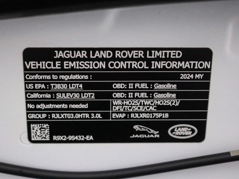Used 2024 Land Rover Range Rover Sport SE AWD/4WD image 26