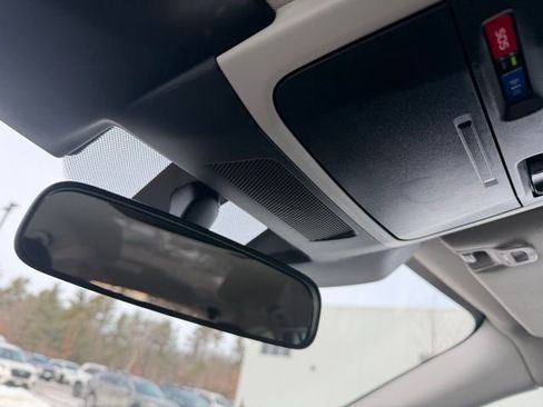 Used 2025 Subaru Outback Premium image 29