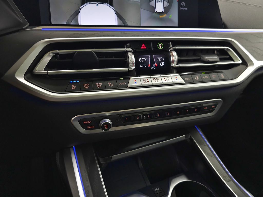 Used 2022 BMW X7 xDrive40i w/ Premium Package AWD/4WD image 34