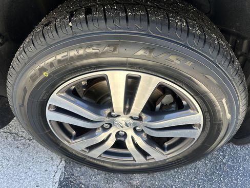 Used 2017 Honda Pilot EX-L image 2