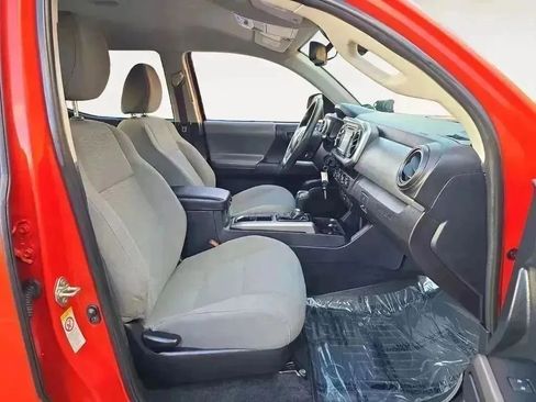 Used 2018 Toyota Tacoma SR5 image 15