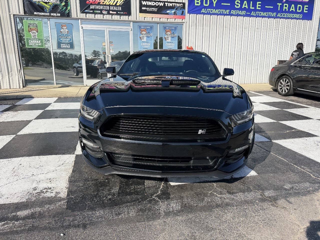 Used 2017 Ford Mustang Coupe RWD image 3