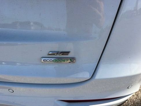 Used 2020 Ford Fusion SE FWD image 8