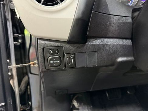 Used 2017 Toyota Corolla LE w/ Carpet Mat Package (TMS) FWD image 16