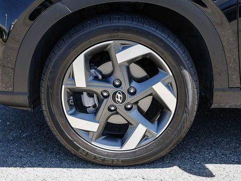 Certified 2024 Hyundai Venue SEL FWD image 11