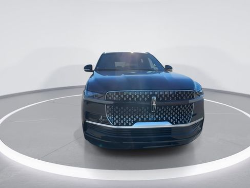 New 2025 Lincoln Navigator Reserve AWD/4WD image 3
