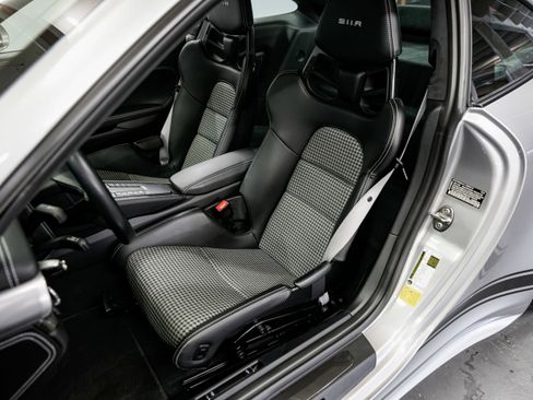 Used 2016 Porsche 911 R RWD image 24