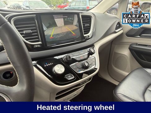Used 2023 Chrysler Pacifica Touring-L FWD image 42