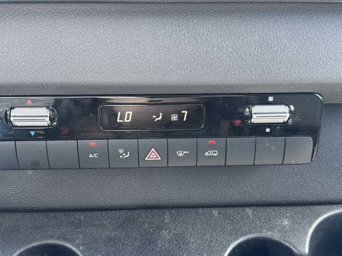 Used 2023 Mercedes-Benz Sprinter 2500 image 23