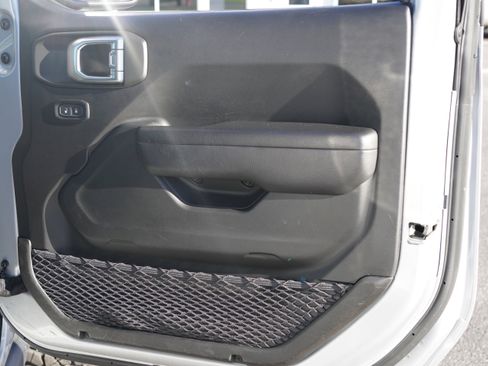 Used 2022 Jeep Gladiator Willys image 29