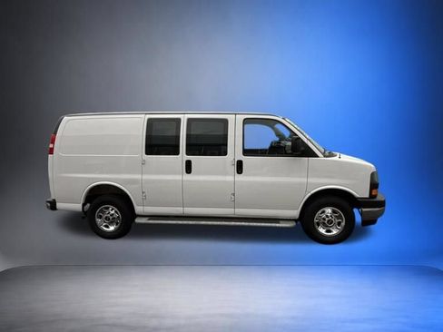 Used 2025 GMC Savana 2500 w/ Driver Convenience Package RWD image 3