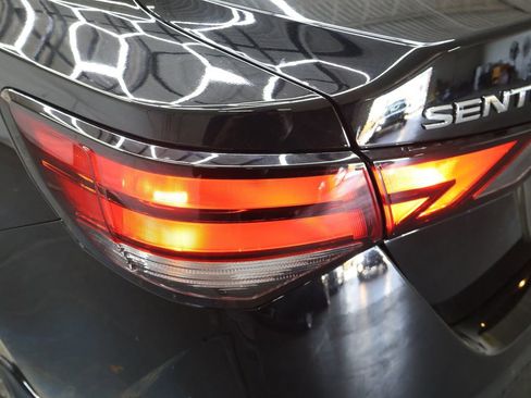 Used 2025 Nissan Sentra SV FWD image 27