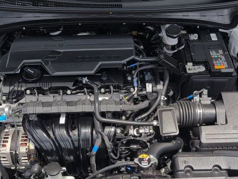 Used 2025 Hyundai Elantra SEL FWD image 35