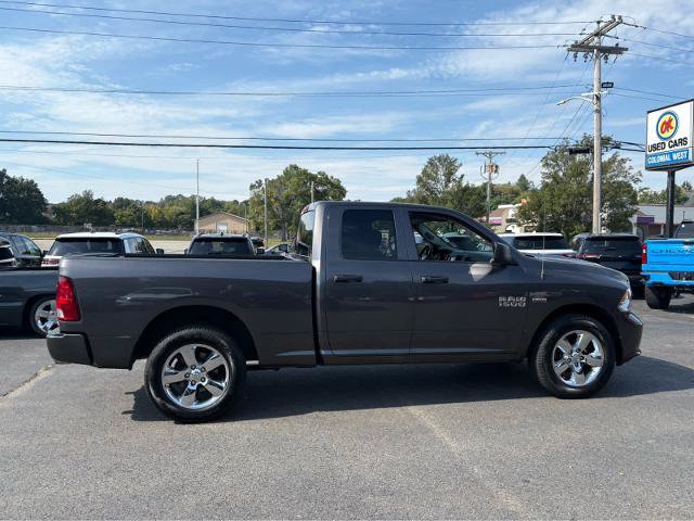 Used 2018 RAM 1500 Express w/ Express Value Package AWD/4WD image 4