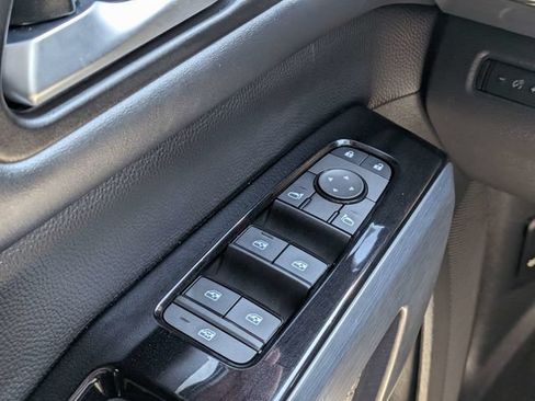 Used 2025 Nissan Pathfinder SL FWD image 20