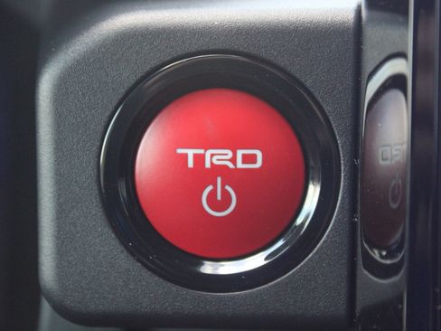 Used 2026 Toyota 4Runner TRD Off-Road Premium AWD/4WD image 6