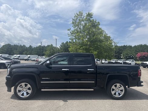 Used 2018 GMC Sierra 1500 Denali w/ Denali Ultimate Package AWD/4WD image 4