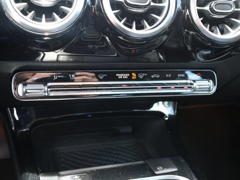 Used 2024 Mercedes-Benz CLA 250 image 27