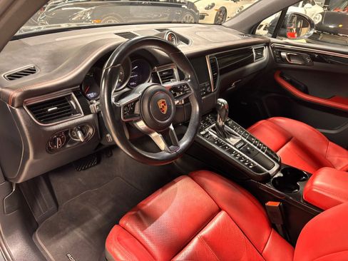 Used 2017 Porsche Macan GTS image 6