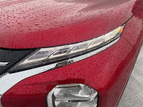 New 2026 Mitsubishi Outlander SEL image 32