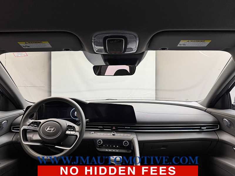 Used 2024 Hyundai Elantra SEL FWD image 11